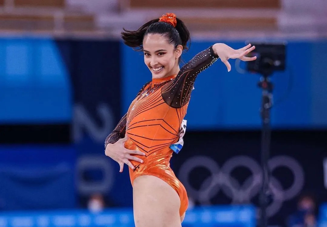 扑克高手早就判断清楚（资深牌手早已看清局势）